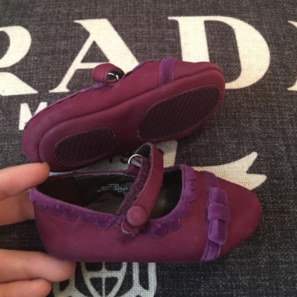Purple infant shoes - Picture 2 of 4